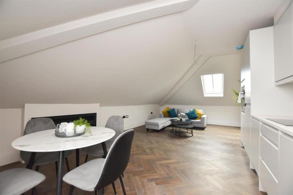 Vive Sea View Getaway Apartment Hastings Exterior photo